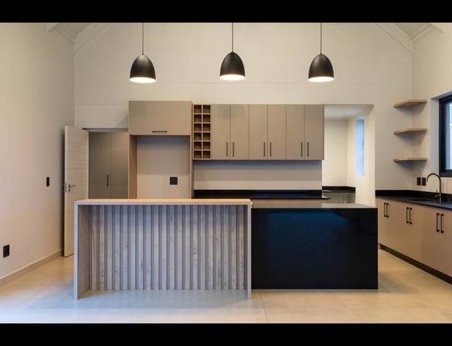 4 BEDROOM HOUSE FOR SALE IN RENOSTERBOS ESTATE